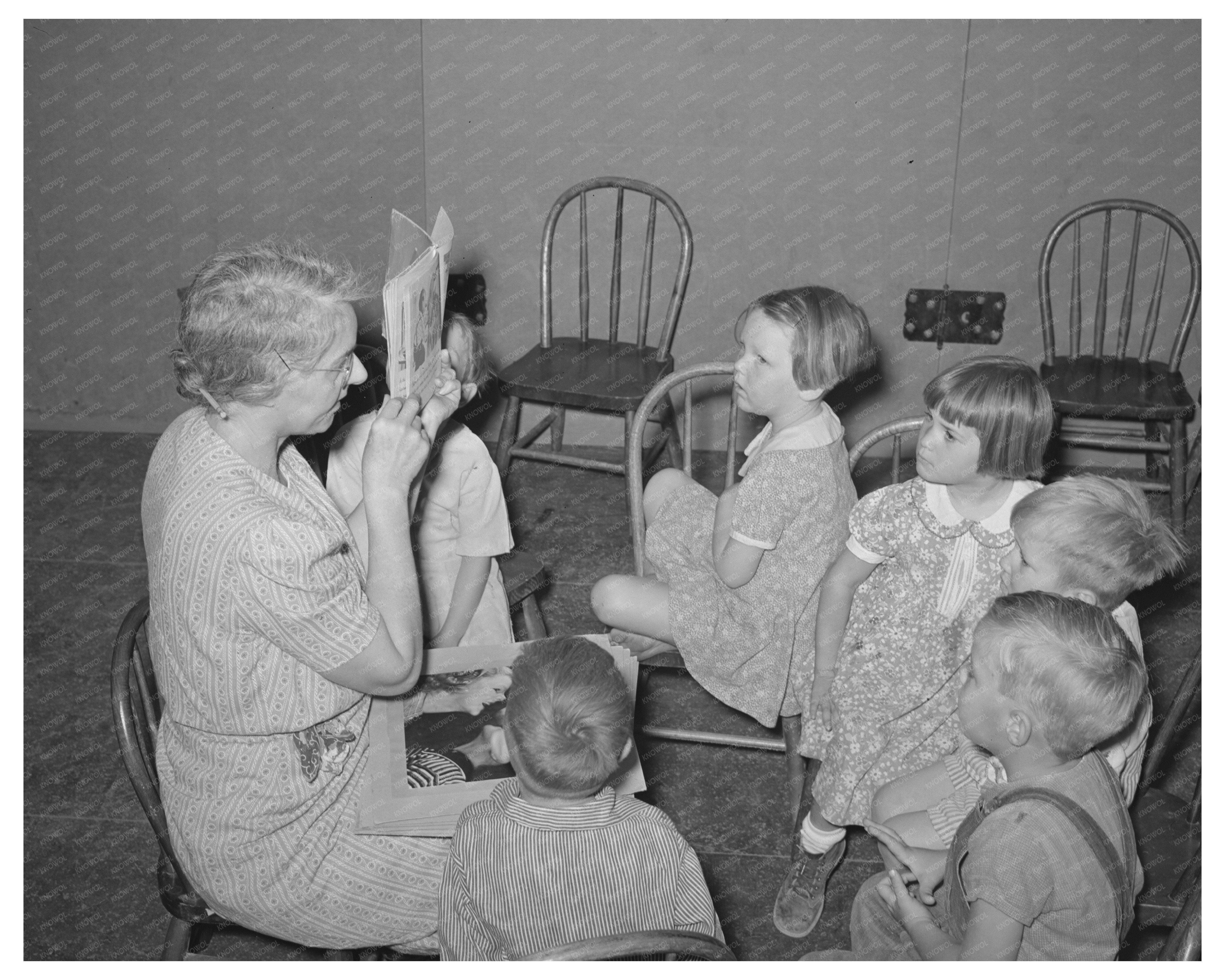 WPA Nursery Teacher Engaging Kids in 1940 Arizona