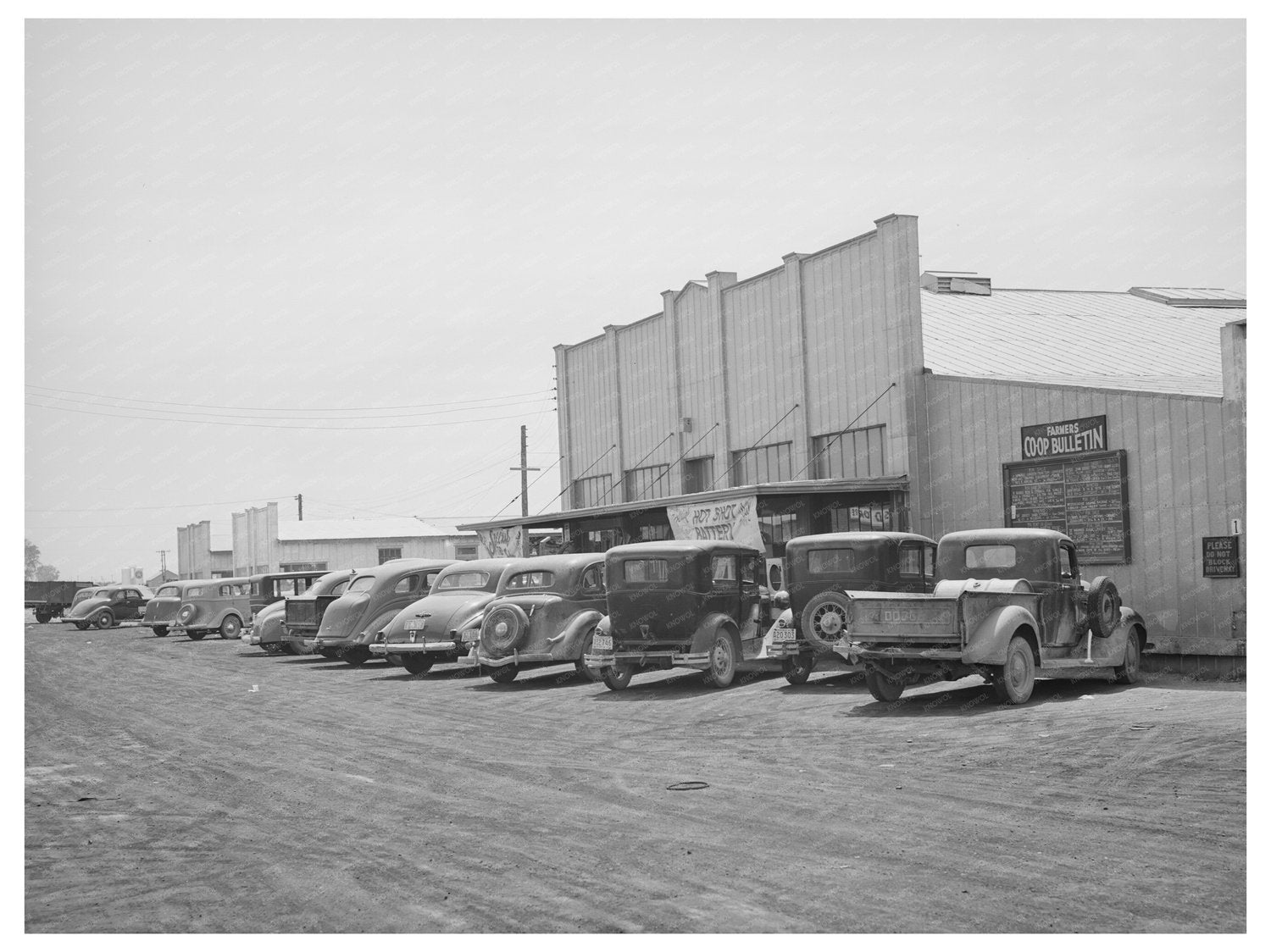 Farmers Cars at United Producers Cooperative Phoenix 1940