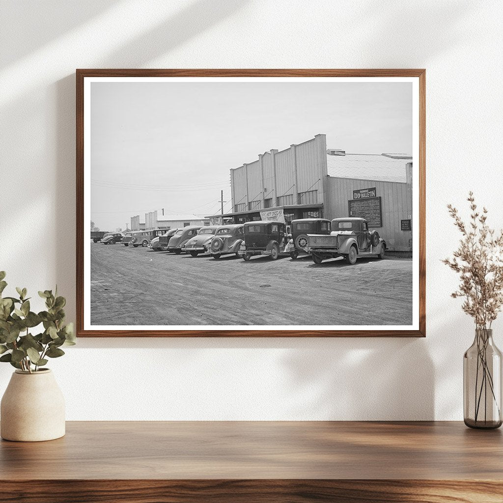 Farmers Cars at United Producers Cooperative Phoenix 1940