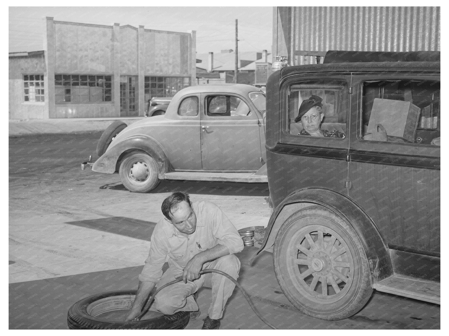 Tire Inflation for Car in Phoenix Arizona May 1940