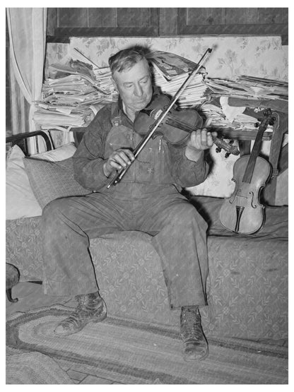 George Hutton Playing Handcrafted Violin Pie Town 1940