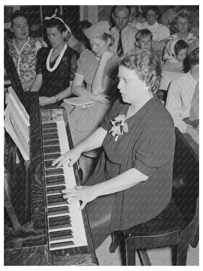 Pianist at Community Sing in Pie Town New Mexico 1940