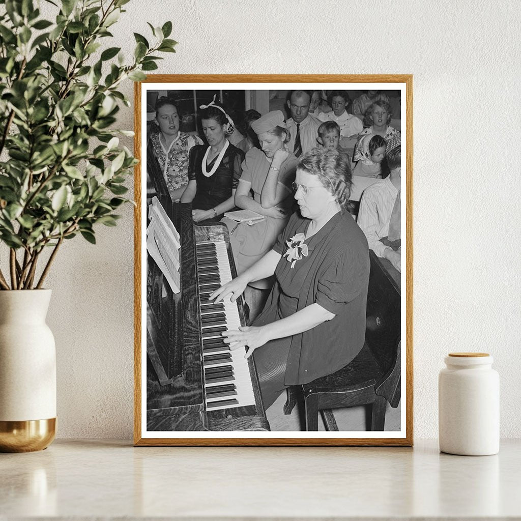 Pianist at Community Sing in Pie Town New Mexico 1940