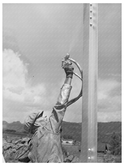 Sapinero Colorado Bridge Workers Spray Paint 1940
