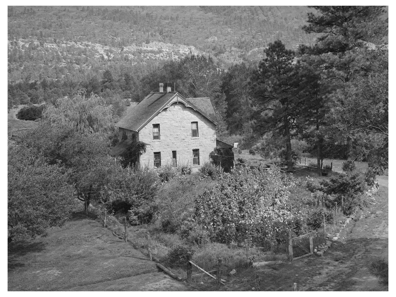 1940 Vintage Farmer Home Animas River Valley Colorado