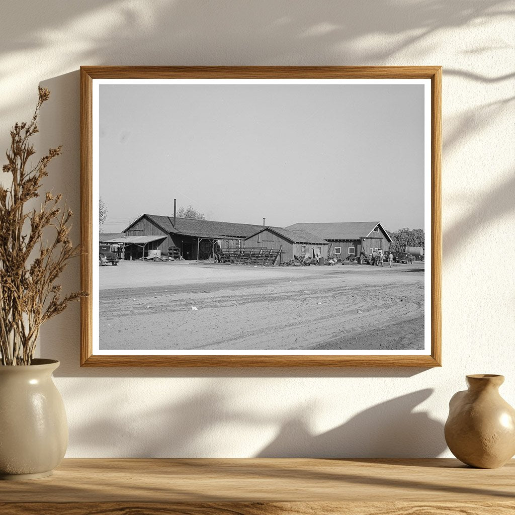Truck and Tractor Repair Shops at Earl Fruit Company 1940
