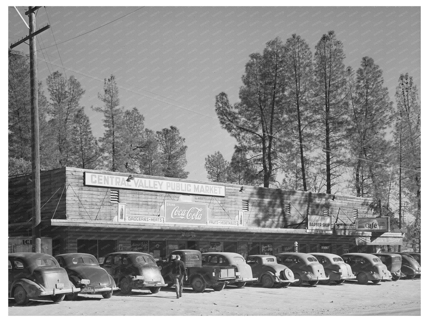 1940 Central Valley California Shopping Center Vintage Image