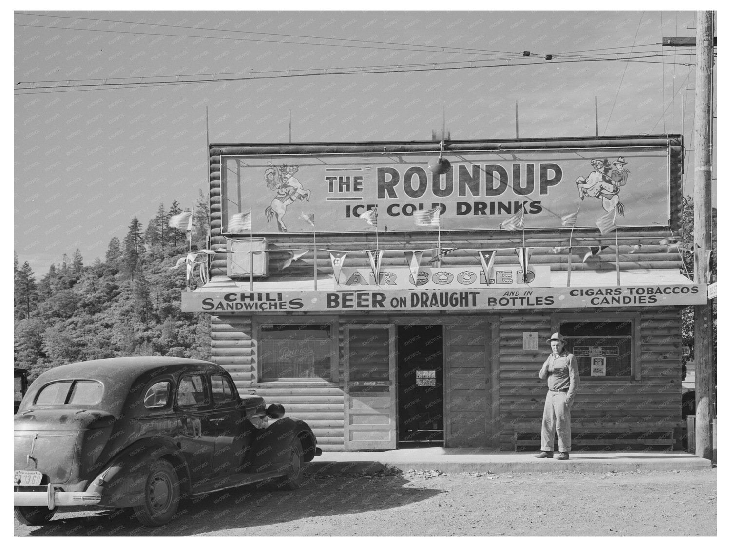 1940 Vintage Restaurant and Beer Hall in Summit City California