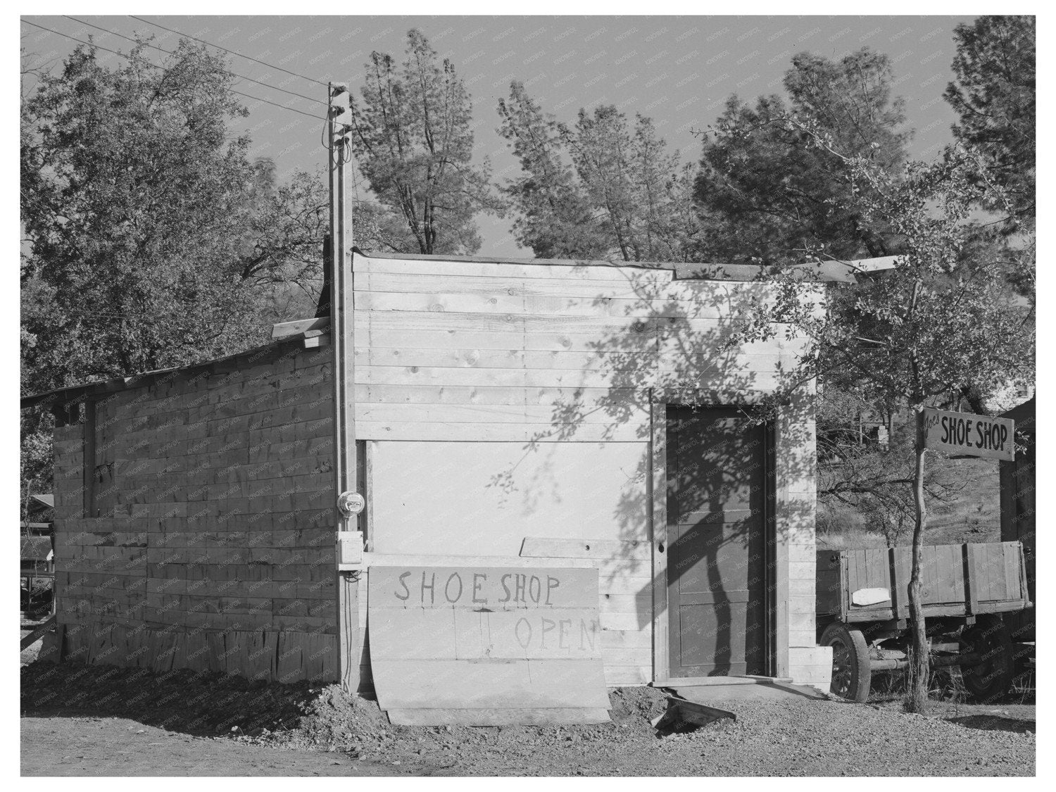 Shoe Shop Central Valley California November 1940