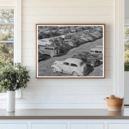 1940 San Diego Airplane Factory Worker Parking Scene