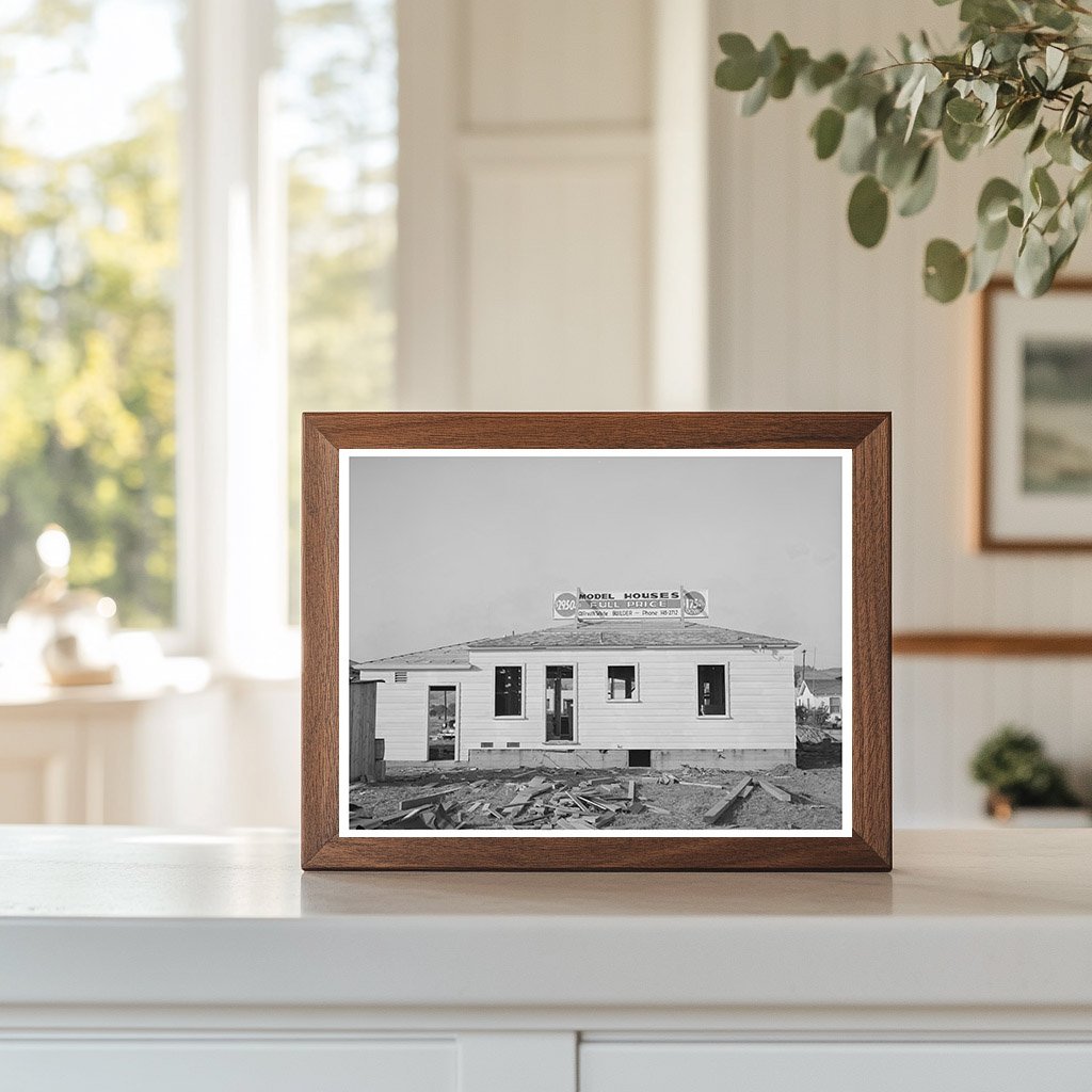 Roofing Process in Pacific Beach California December 1940