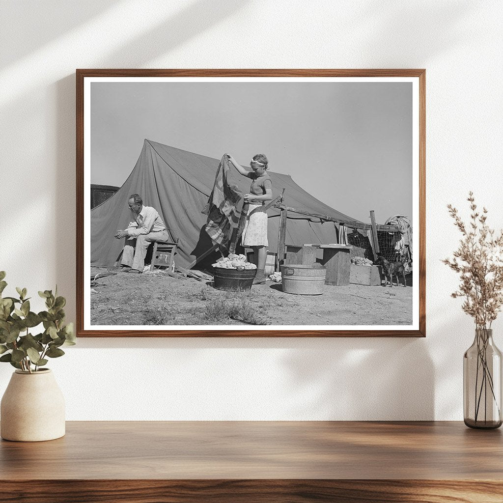 Roofer and Daughter in Tent Home Corpus Christi 1940
