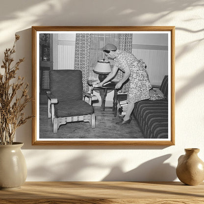 1940 Fruit Farmers Wife in Placer County Living Room