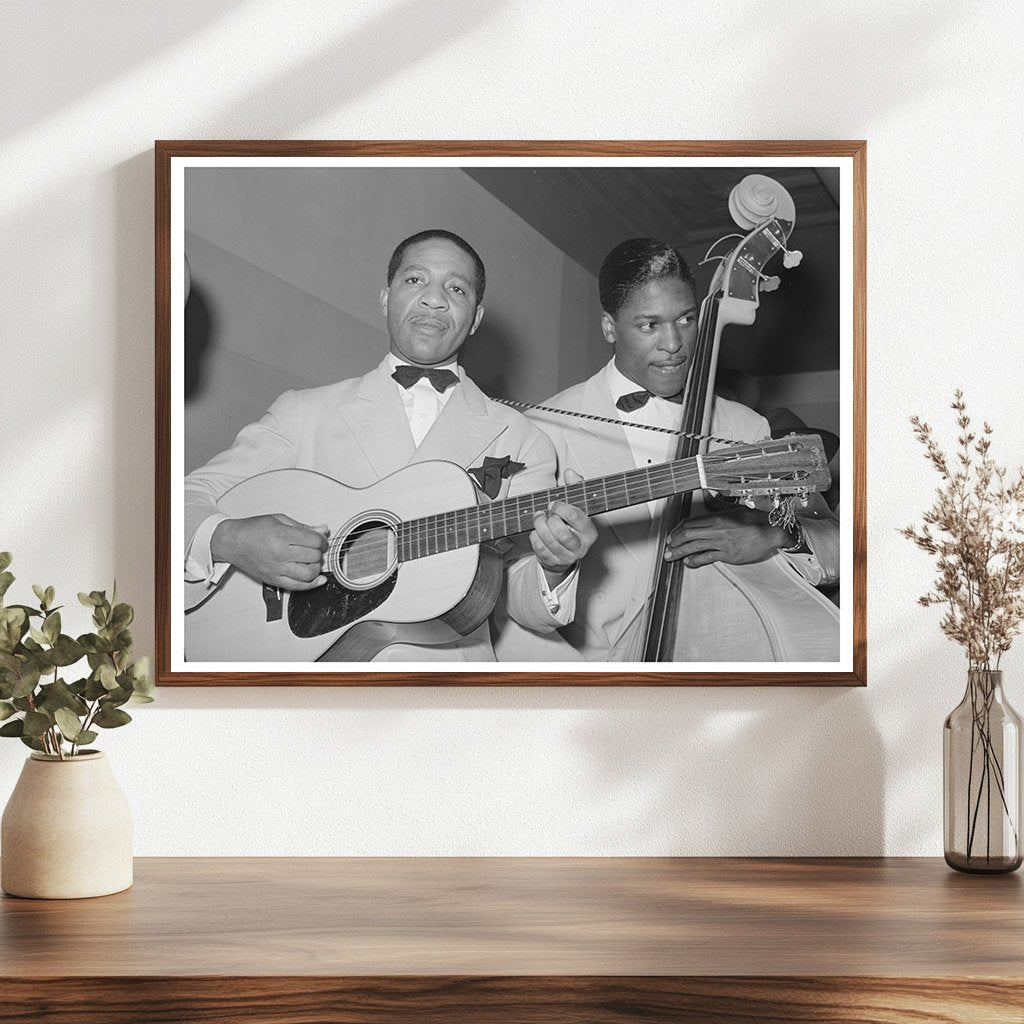 Musician Performing in Chicago Tavern April 1941