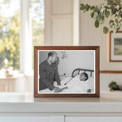 1941 Chicago Hospital Doctor Patient Vintage Photograph