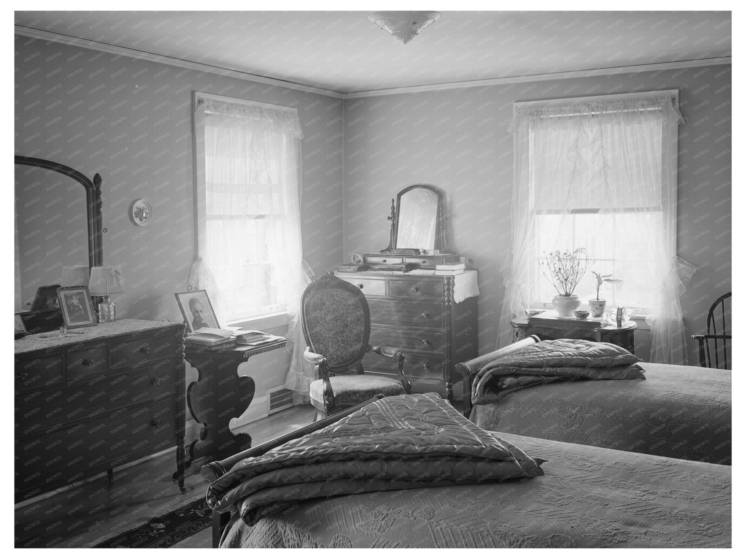 1941 Chicago Master Bedroom Vintage Interior Design Image