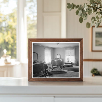 1941 Chicago Master Bedroom Vintage Interior Design Image