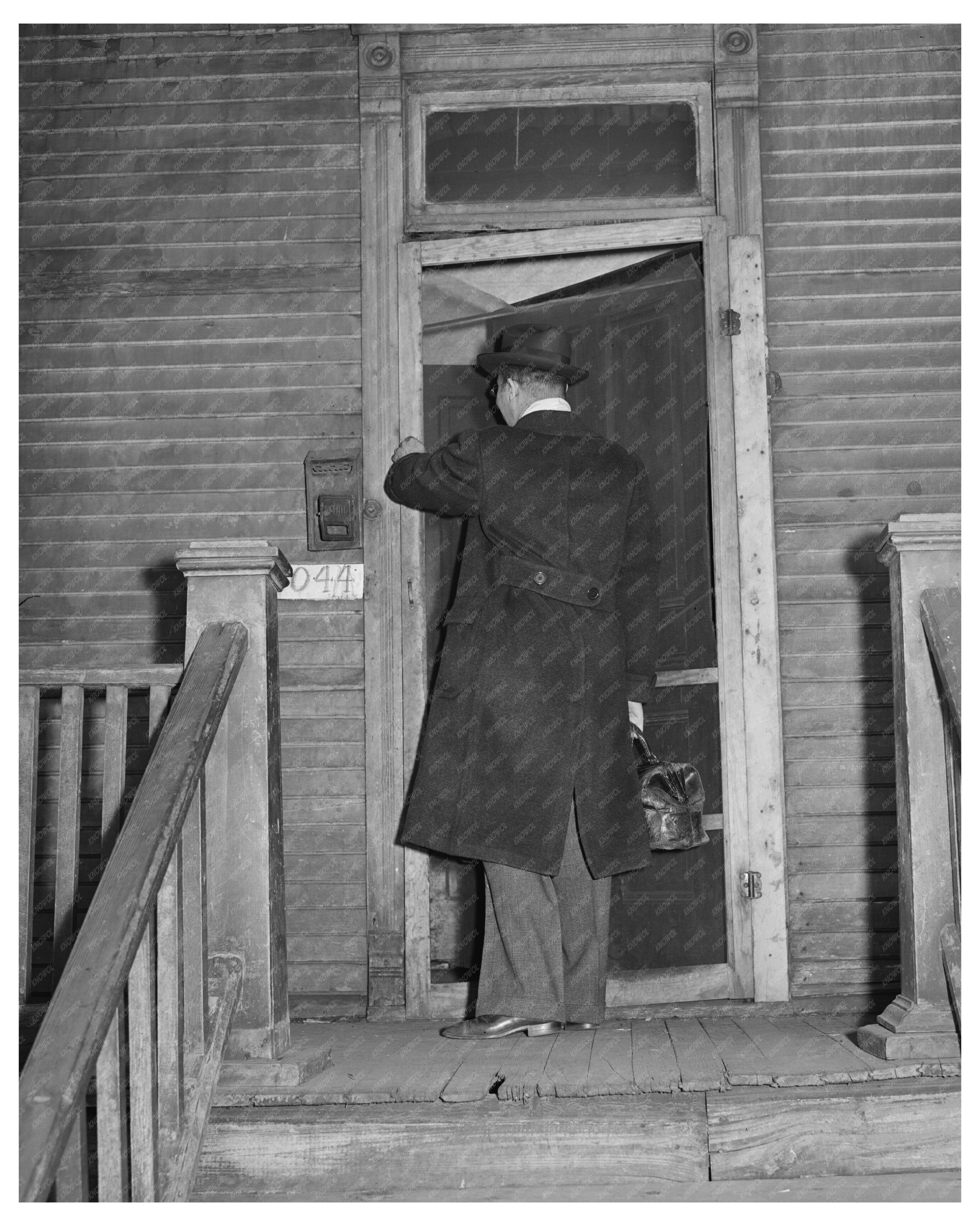 1941 Doctor Visits Relief Family in Chicago Home