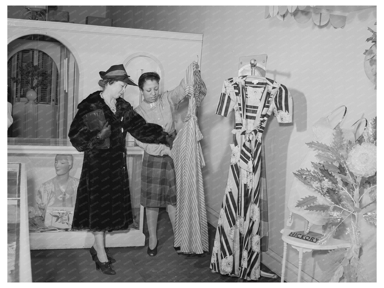 1941 Vintage Dress Shop Photo Chicago 47th Street