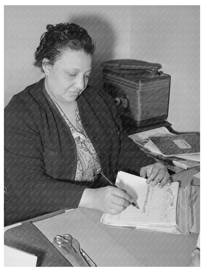 Secretary in Undertaking Establishment Chicago 1941