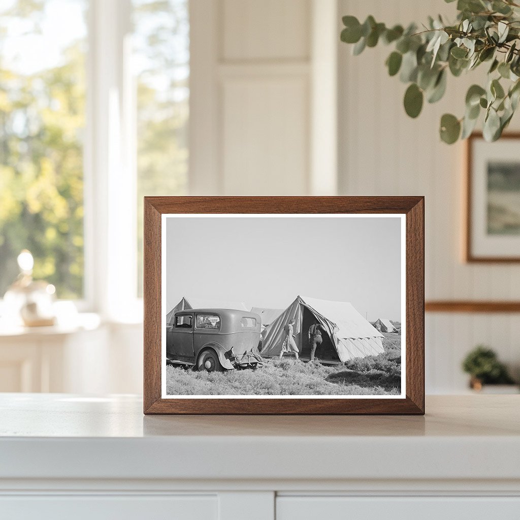 Farm Workers Unloading at Idaho Labor Camp May 1941