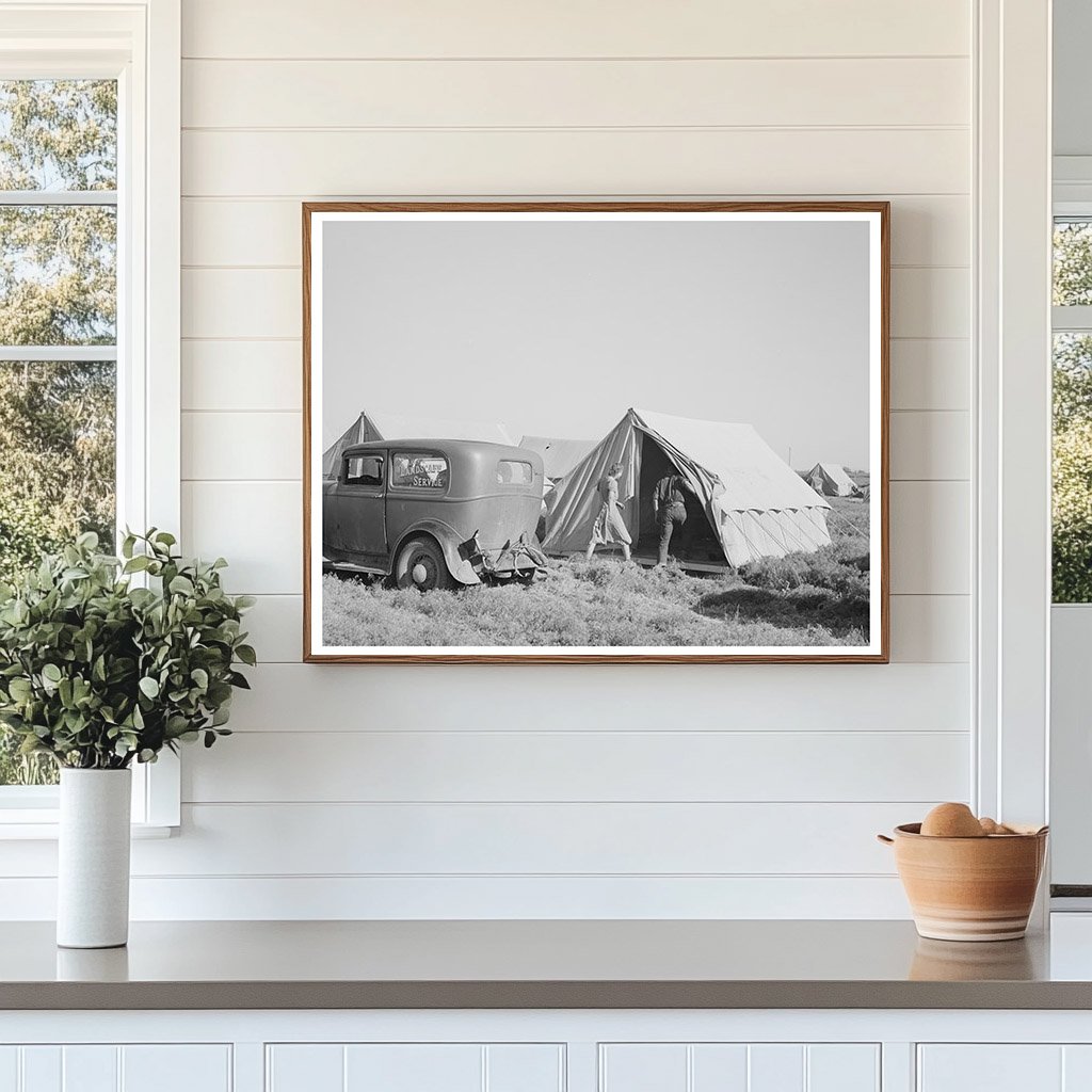 Farm Workers Unloading at Idaho Labor Camp May 1941
