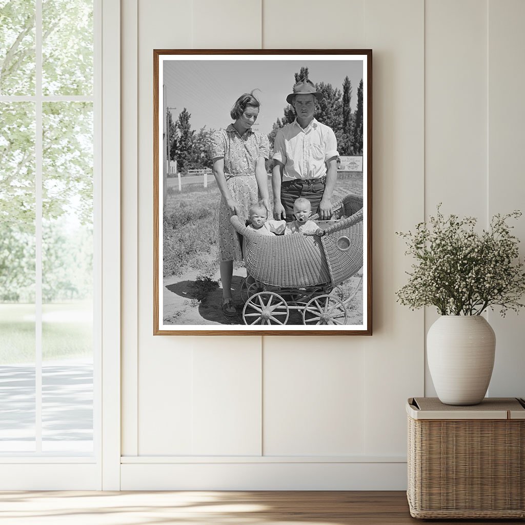 Farm Worker and Family at Idaho Labor Camp May 1941