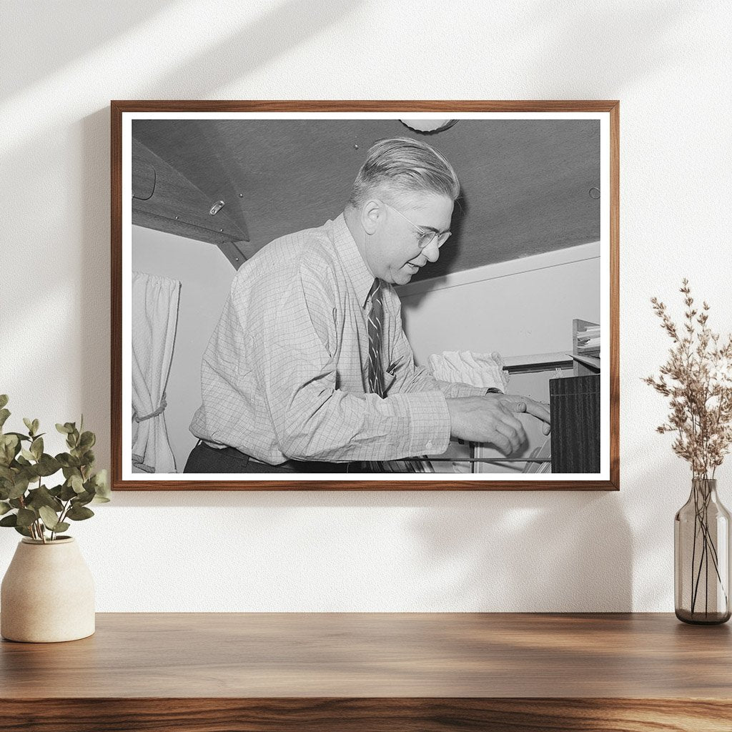 Clerk at FSA Migratory Labor Camp Wilder Idaho 1941
