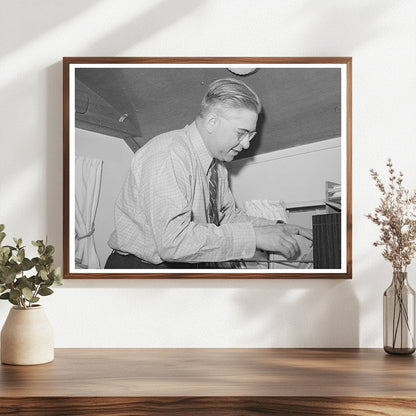 Clerk at FSA Migratory Labor Camp Wilder Idaho 1941