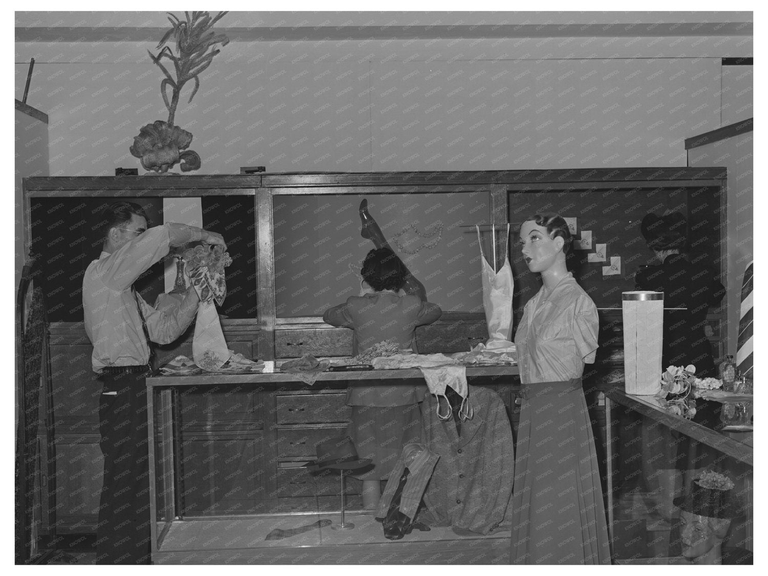 Vintage Retail Sales Class Display San Diego 1941