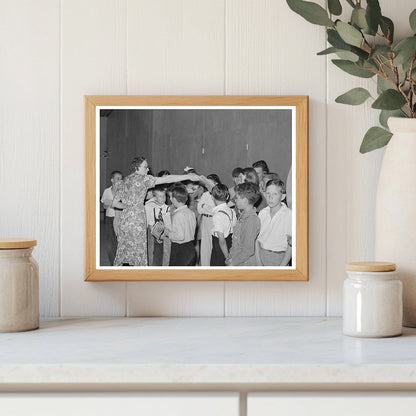 1941 Schoolchildren and Teacher at Idaho Labor Camp