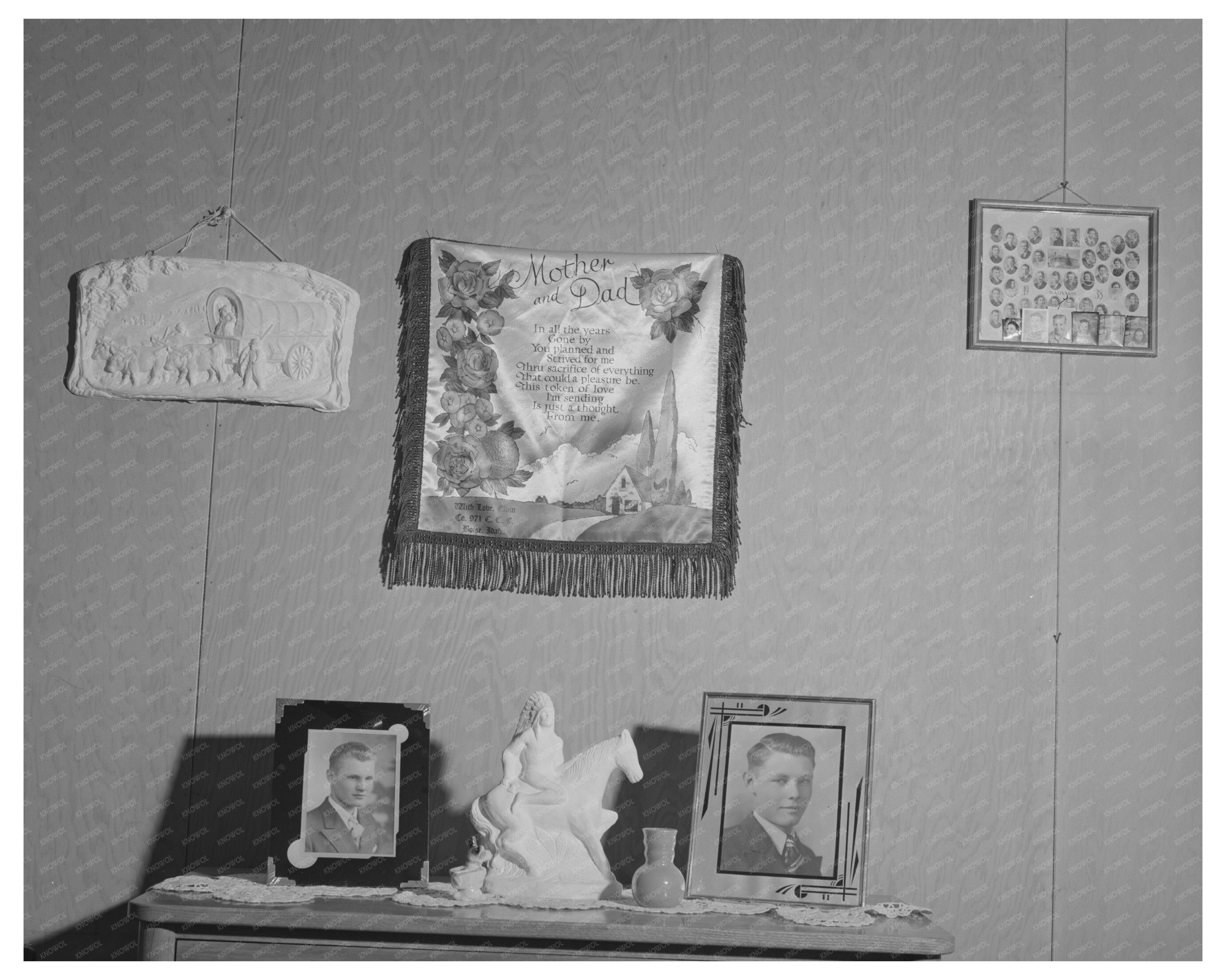Cottage Home Decorations FSA Labor Camp Caldwell Idaho 1941