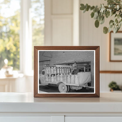 1941 Truckload of Milk Cans at Dairymens Cooperative Creamery