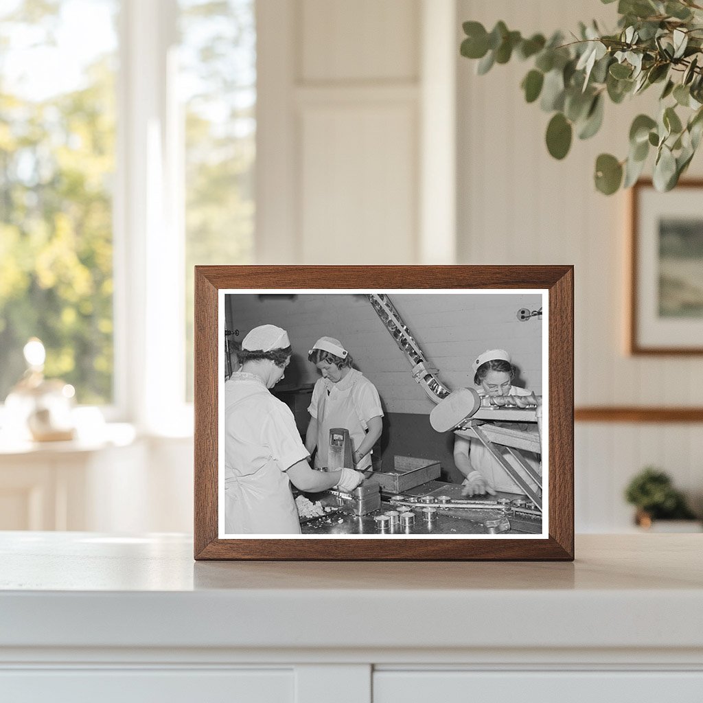 1941 Tuna Fish Canning Workers Columbia River Packing Oregon