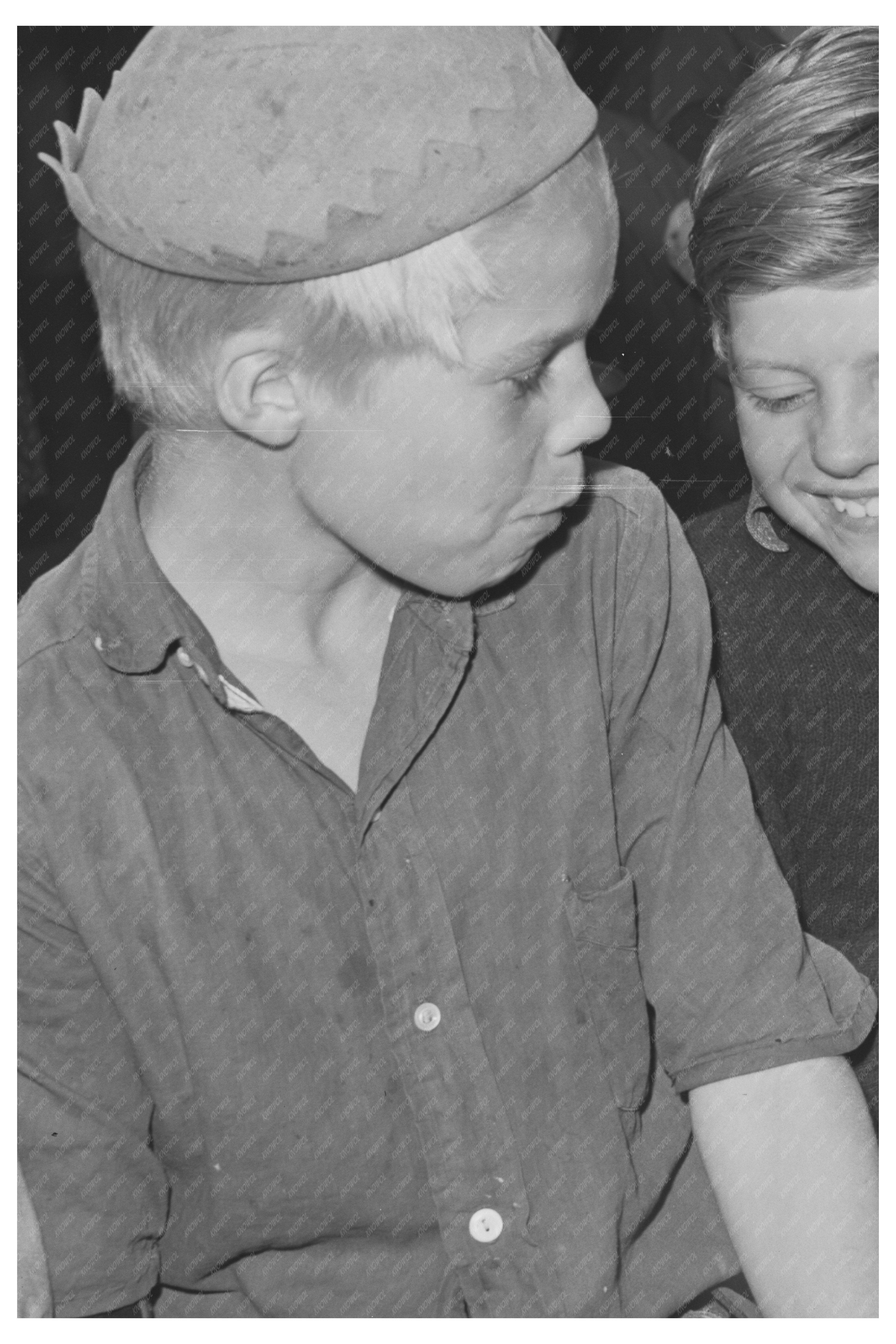 Refreshments at 1941 Farm Workers Program in Oregon