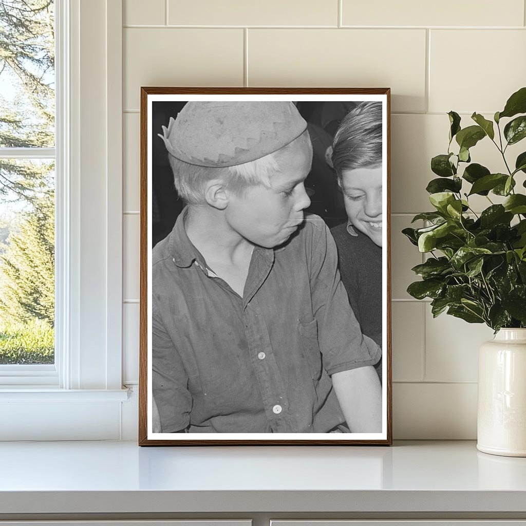 Refreshments at 1941 Farm Workers Program in Oregon