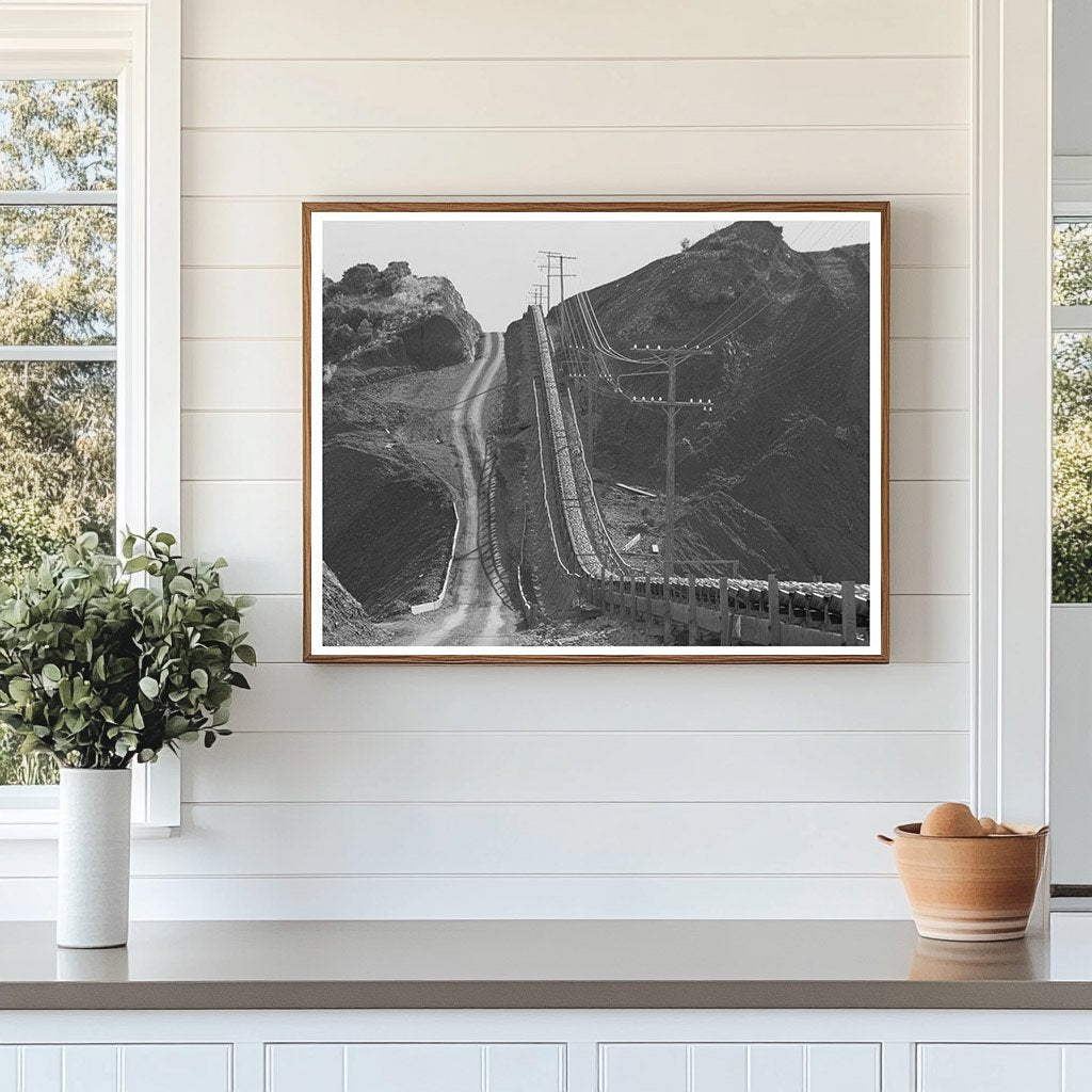 1941 Rubber Belt Conveyor Transporting Gravel to Shasta Dam