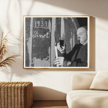 Winemaster Examines Red Wine Clarity Sonoma County 1942