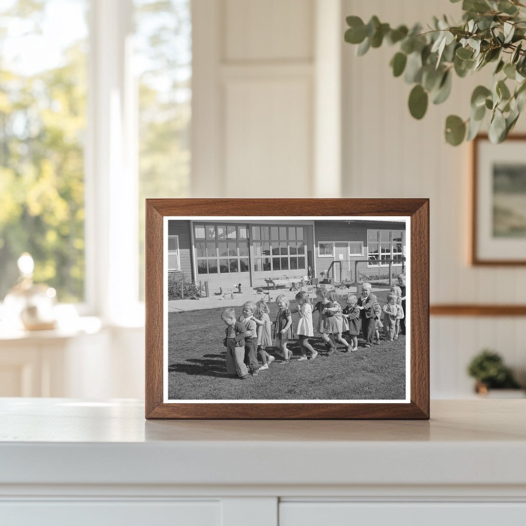 Farm Workers Children Playing in Tulare County 1942