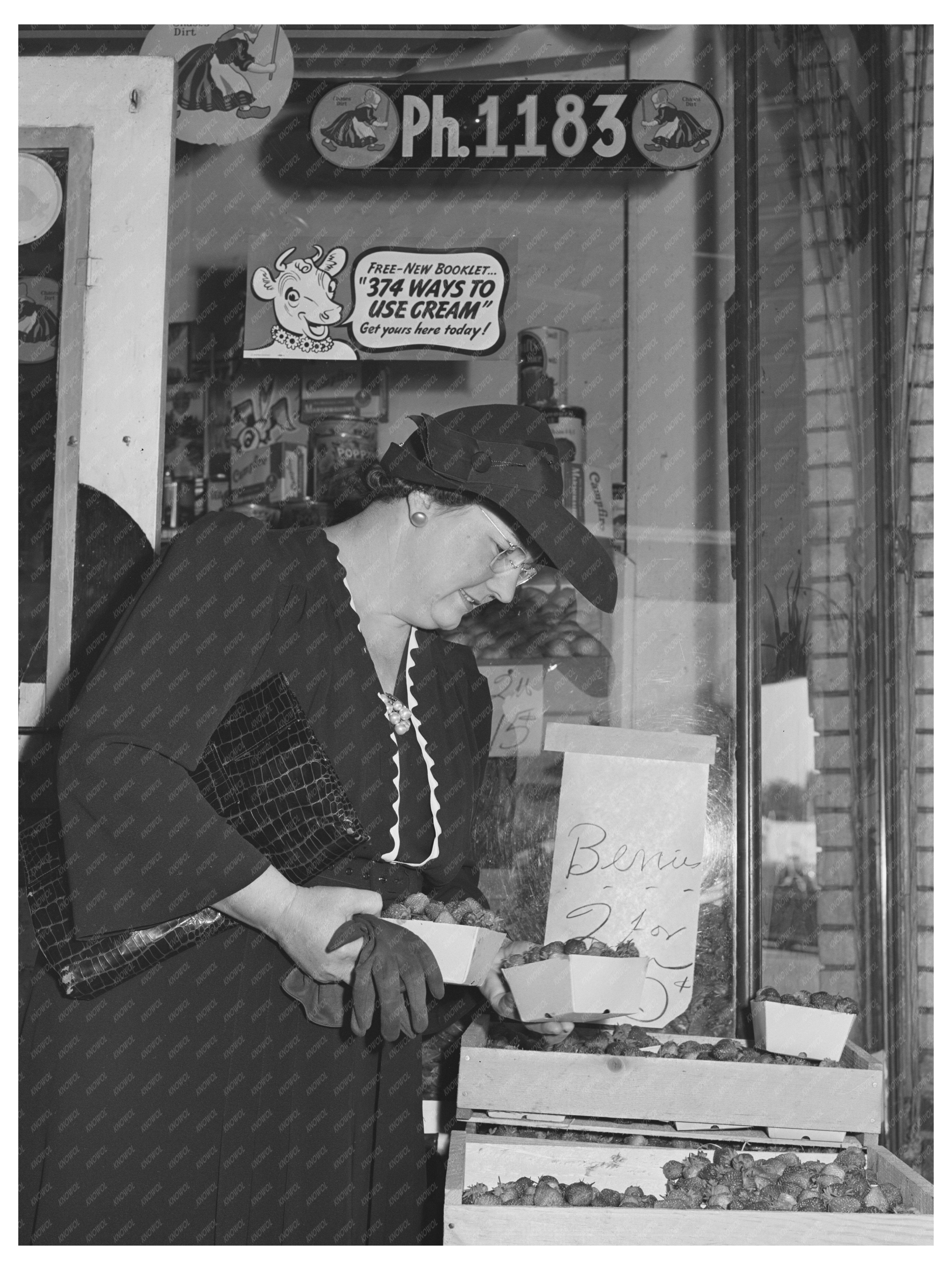 Housewife Grocery Shopping in Turlock California 1942