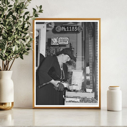 Housewife Grocery Shopping in Turlock California 1942