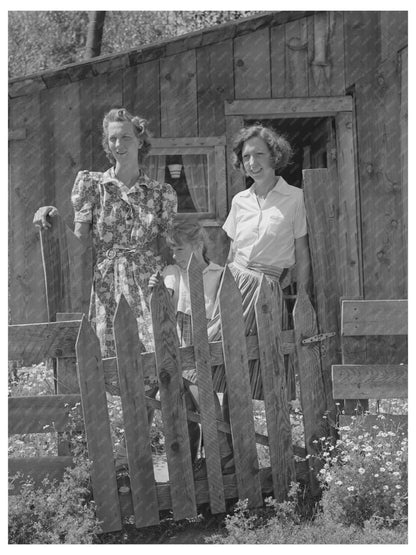 Women and Child in Ola Idaho Self-Help Cooperative 1942