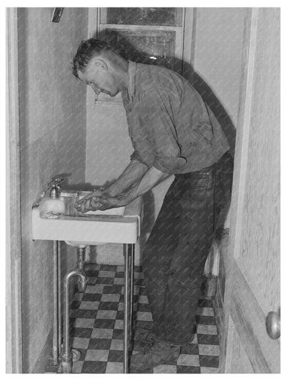 Ola Idaho Self-Help Cooperative Bathroom July 1942