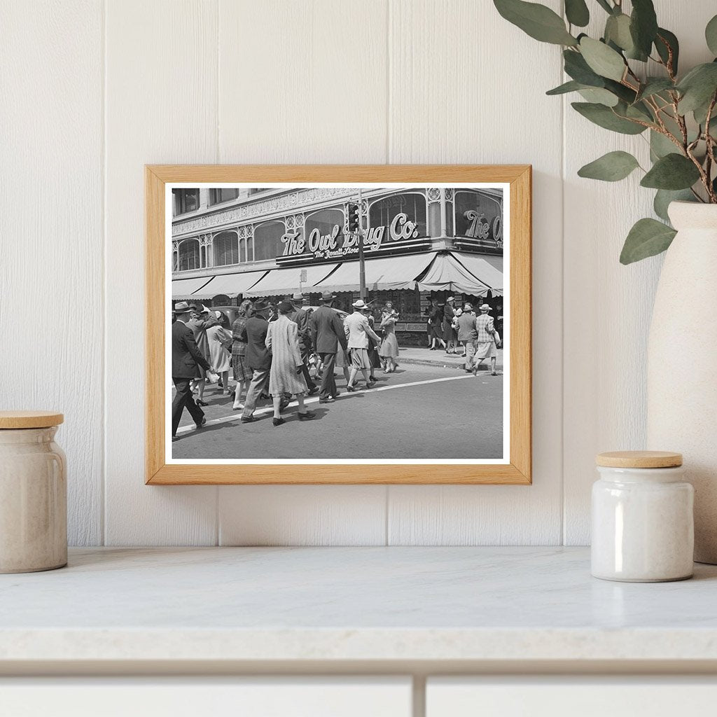 Oakland California Street Scene April 1942 Vintage Photo