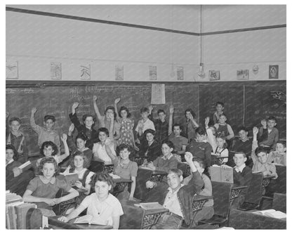 Grade School Classroom in San Leandro California 1942