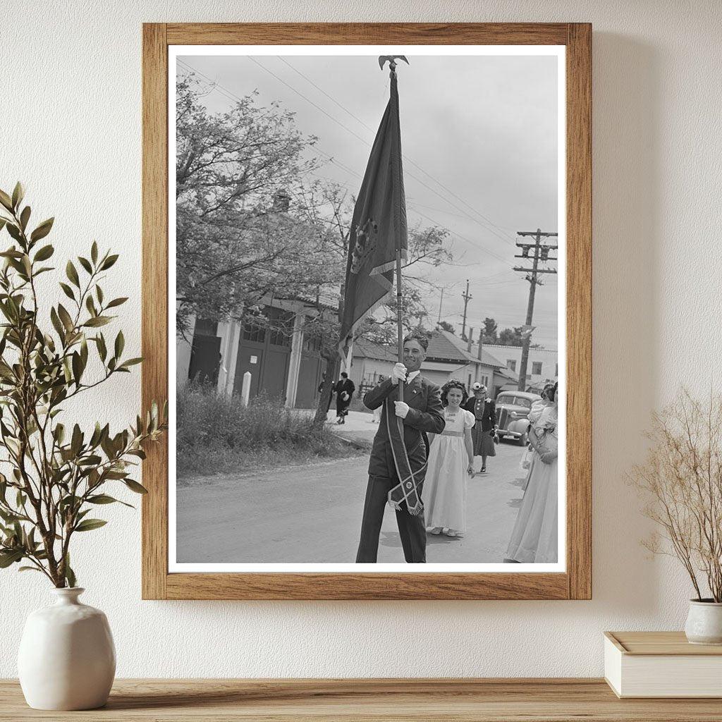 I.D.E.S.I. Society Banner in Holy Ghost Festival 1942