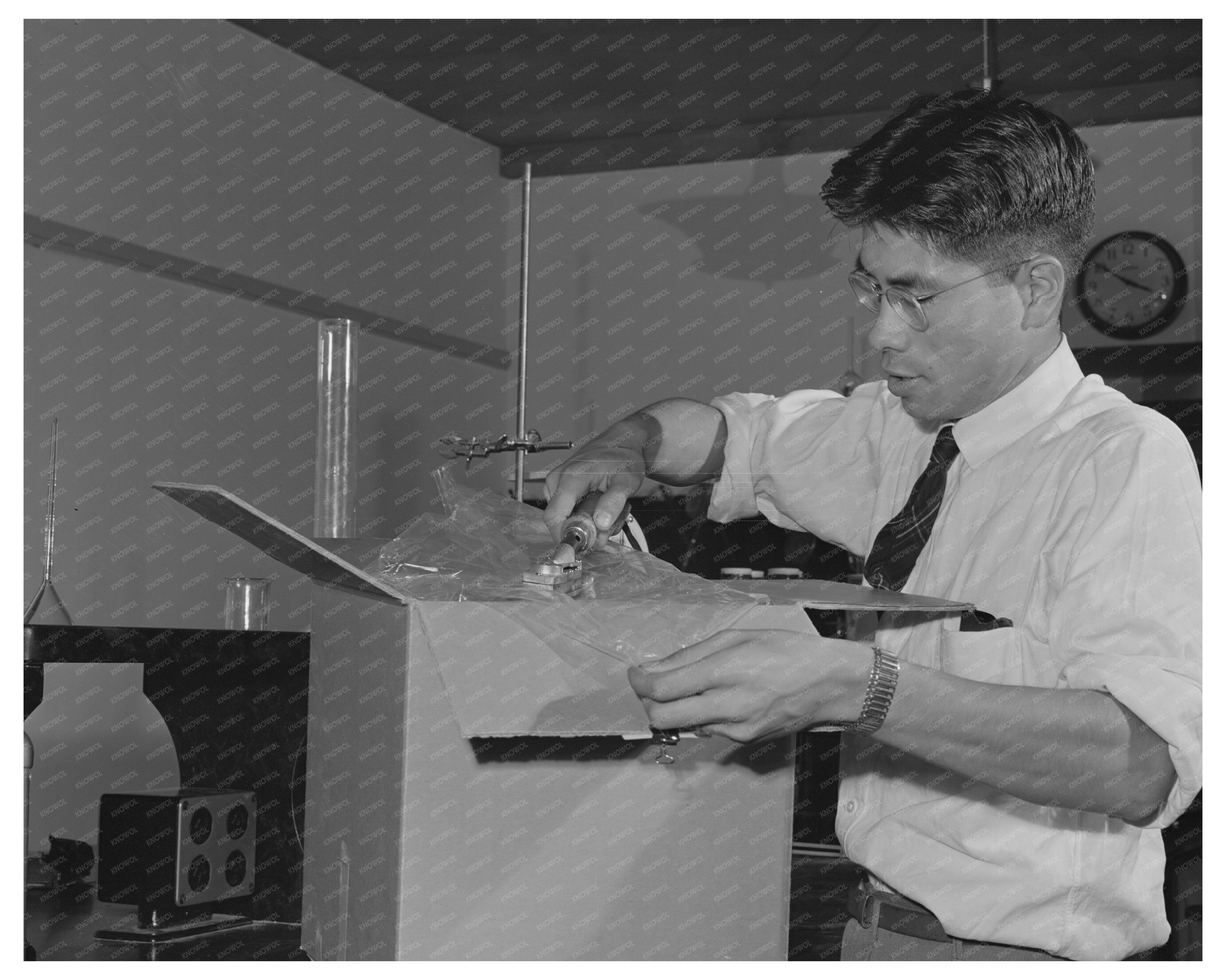 1942 Cellophane Packaging Demonstration for Dehydrated Vegetables