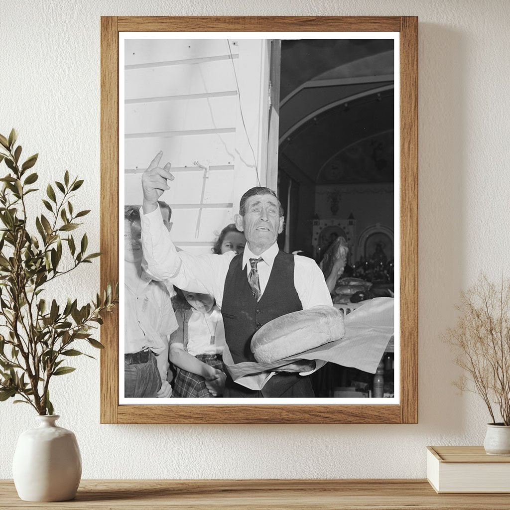 Auctioneer at Fiesta of the Holy Ghost Santa Clara 1942