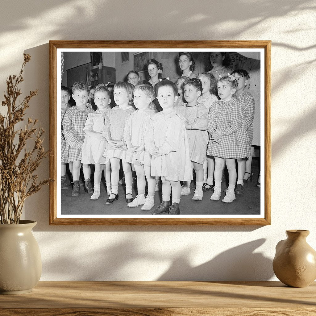 Niños en edad preescolar en la Escuela Maternelle, 1944