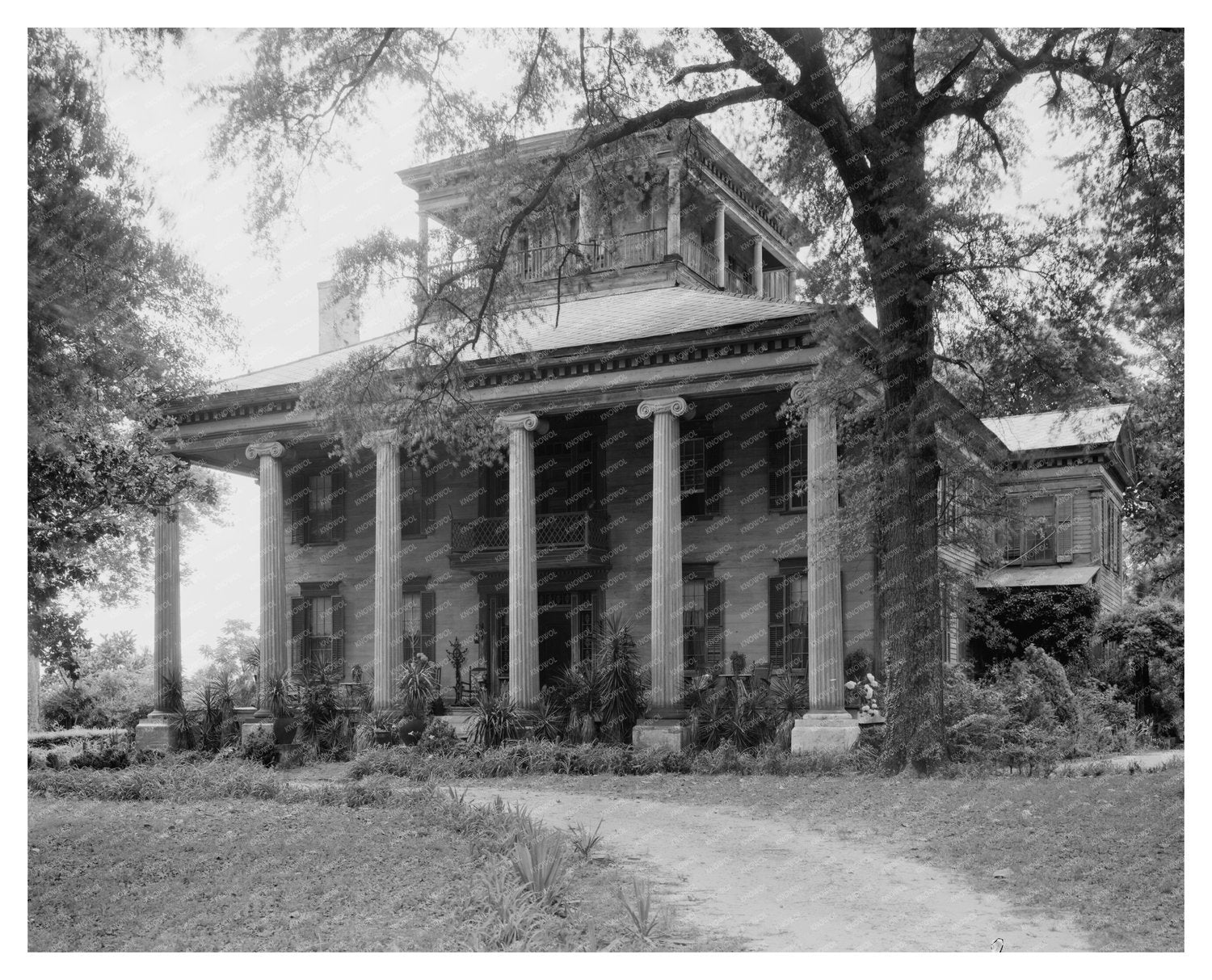 Vintage 1832 Architectural Landmark in Forkland, Alabama
